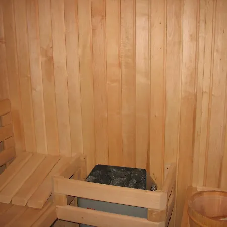 4 Pory Roku アパート *